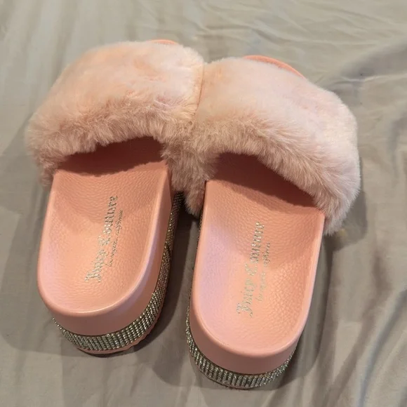 Juicy Couture Pink Fuzzy slides flip flops with Rhinestones orbit size 7 - Picture 2 of 6